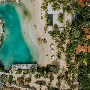 ***** Resort Baoase Luxury Curaçao