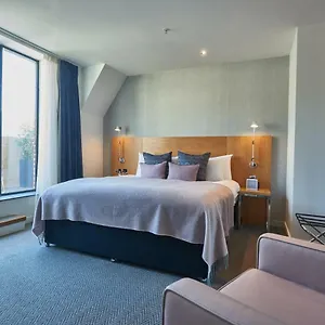 Apex Of 4* London